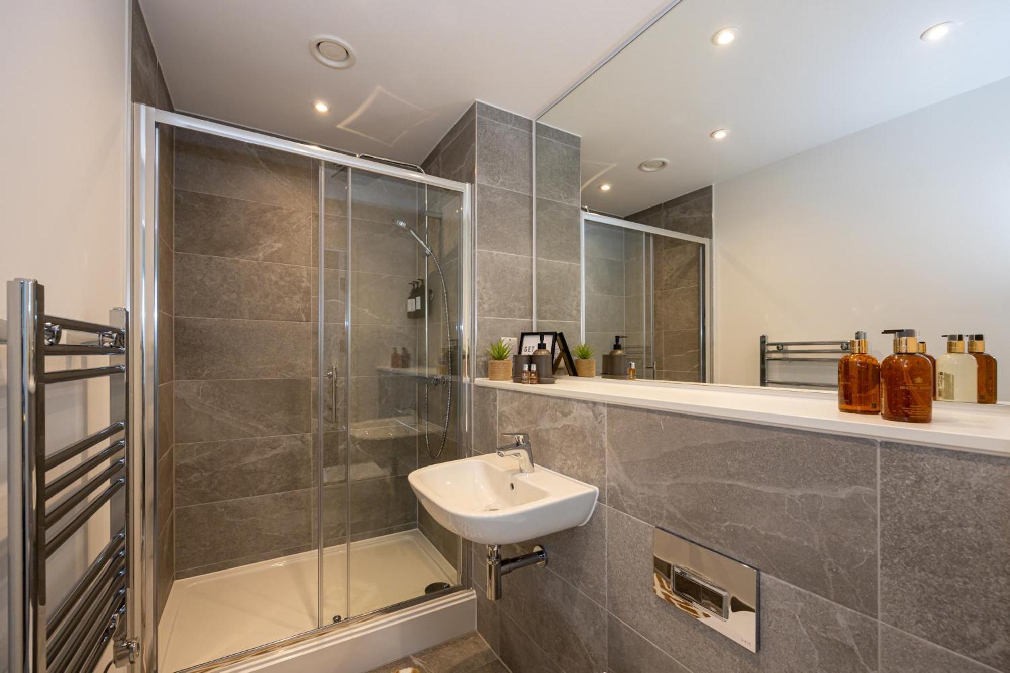 Royal Ebony By Asquare Lettings Apartment Manchester Bagian luar foto